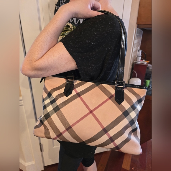 💥FLASH SALE💥 Burberry NOVA Tote , Vintage, EUC - Picture 12 of 12